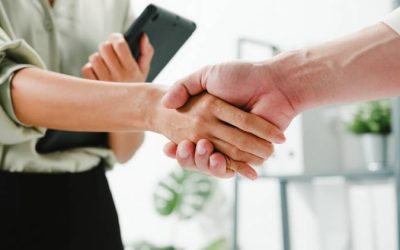 Cómo gestionar las relaciones con los clientes y proveedores de manera efectiva